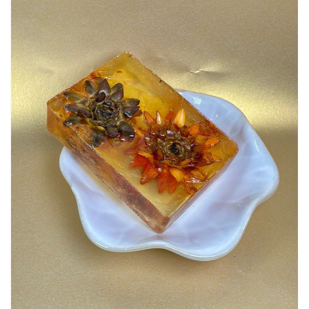 🌼 Unscented Handmade Glycerin Soap ✨ Naturally Colored Chrysanthemums - Picture 6 of 7